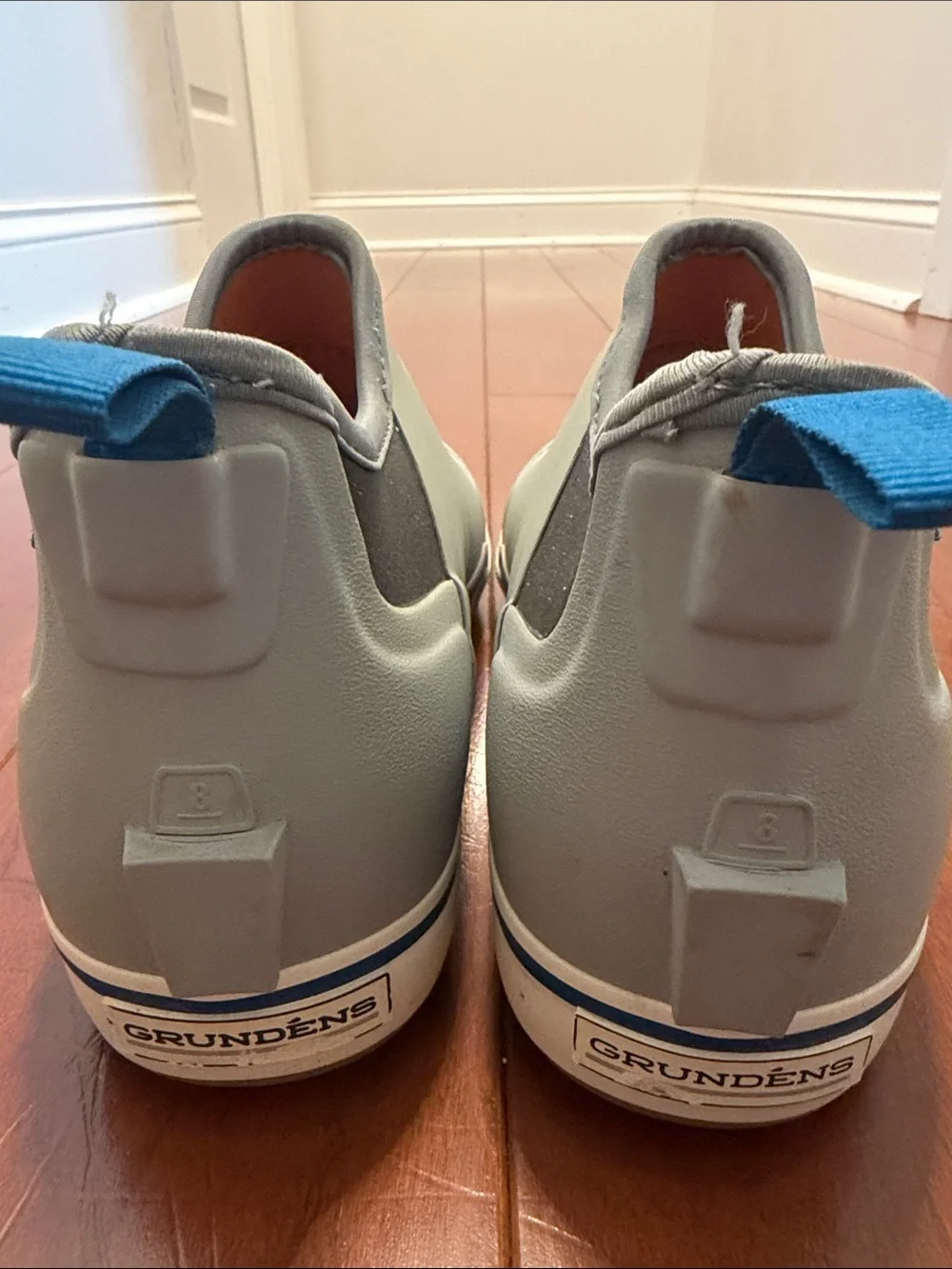 Grundéns Men's Light Gray Boat Shoes with Blue Heel Tab